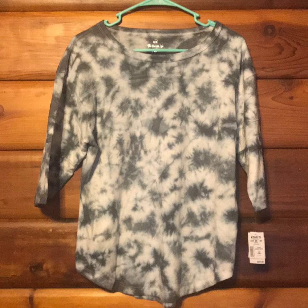 Mid sleeve shirt
